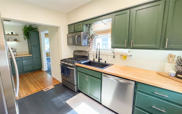 1501 Osceola Avenue, Des Moines, IA 50316