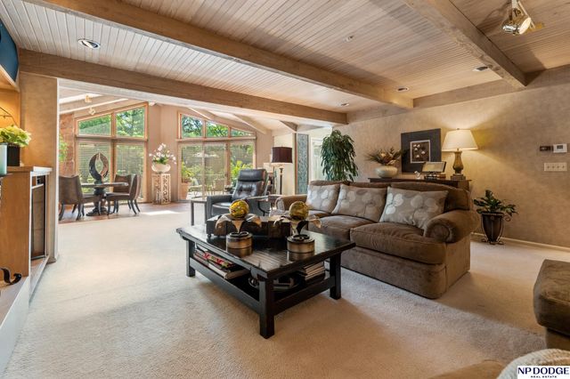 9733 Brentwood Road, Omaha, NE 68114