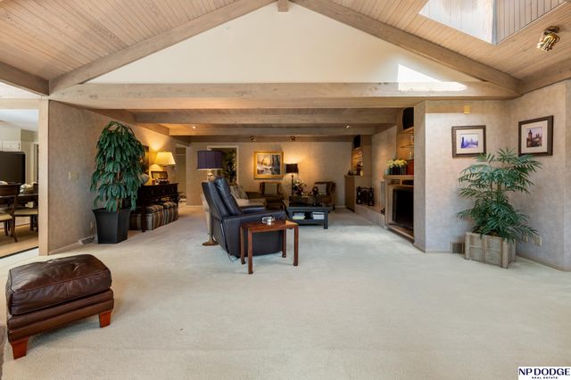 9733 Brentwood Road, Omaha, NE 68114