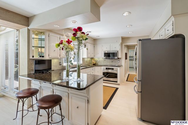 9733 Brentwood Road, Omaha, NE 68114