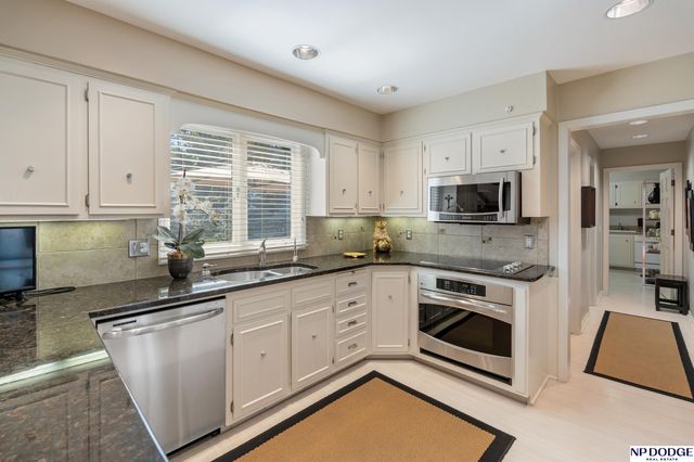 9733 Brentwood Road, Omaha, NE 68114