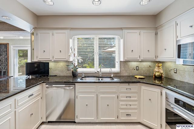 9733 Brentwood Road, Omaha, NE 68114