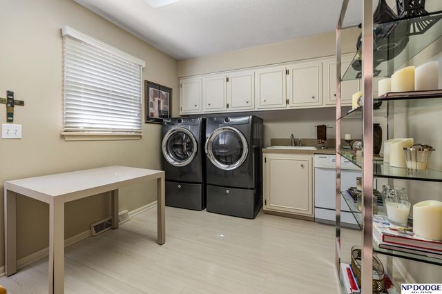 9733 Brentwood Road, Omaha, NE 68114