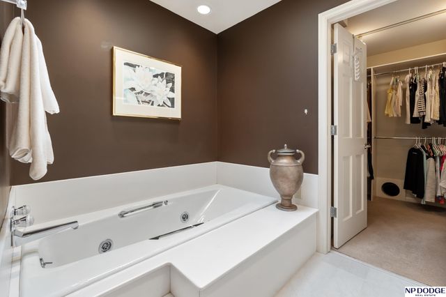 9733 Brentwood Road, Omaha, NE 68114