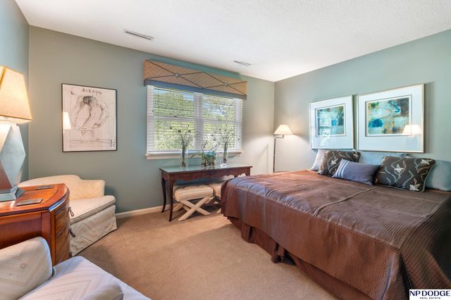 9733 Brentwood Road, Omaha, NE 68114