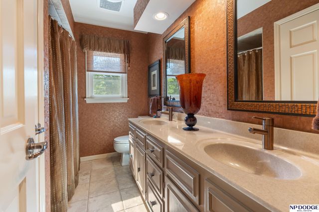 9733 Brentwood Road, Omaha, NE 68114