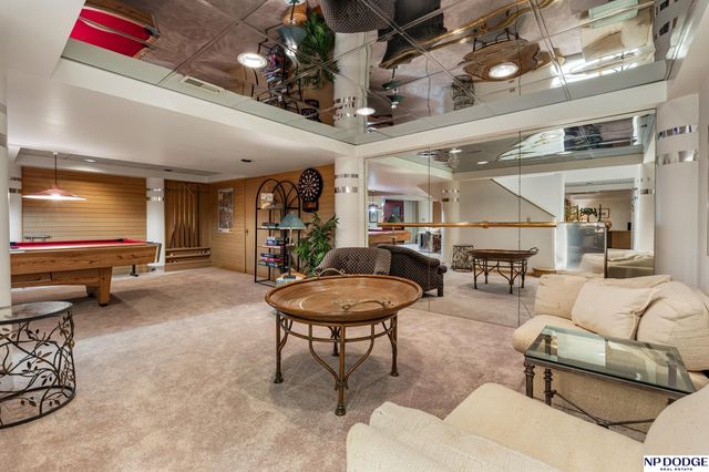 9733 Brentwood Road, Omaha, NE 68114