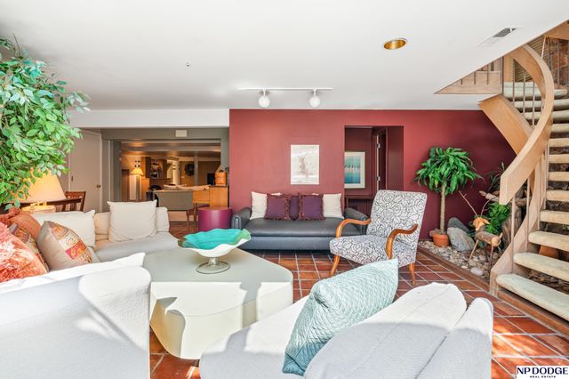 9733 Brentwood Road, Omaha, NE 68114