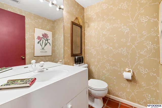 9733 Brentwood Road, Omaha, NE 68114