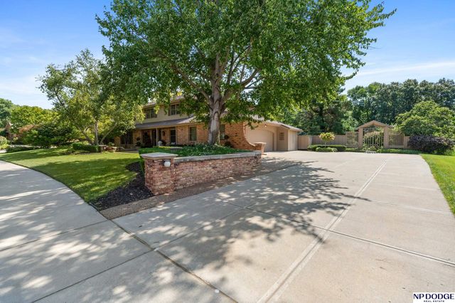 9733 Brentwood Road, Omaha, NE 68114