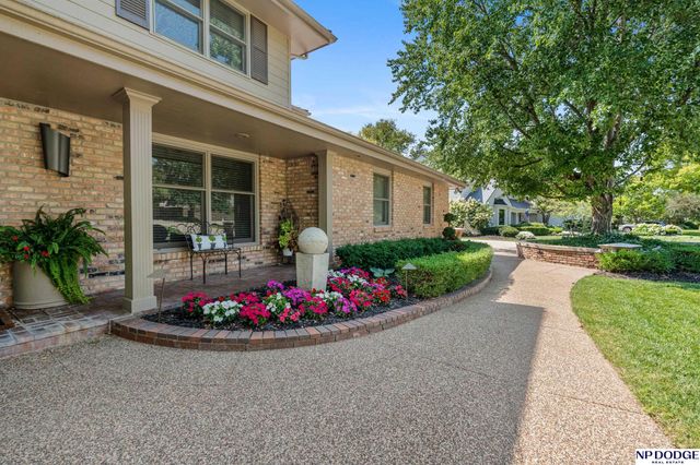 9733 Brentwood Road, Omaha, NE 68114