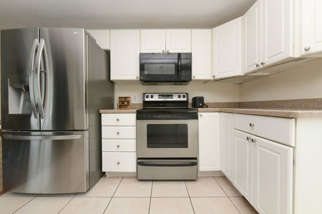 15 Sachem Dr, Bourne, MA 02562