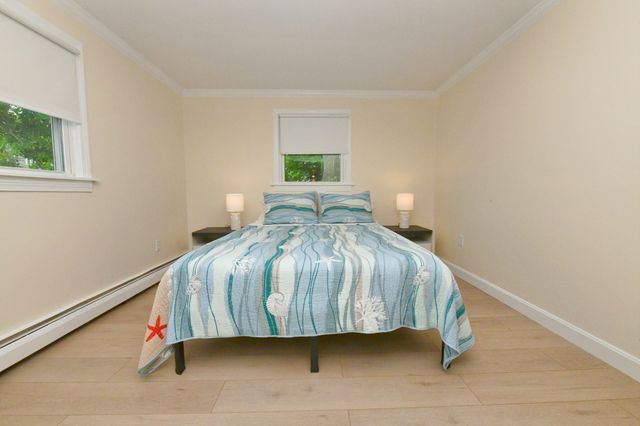 15 Sachem Dr, Bourne, MA 02562