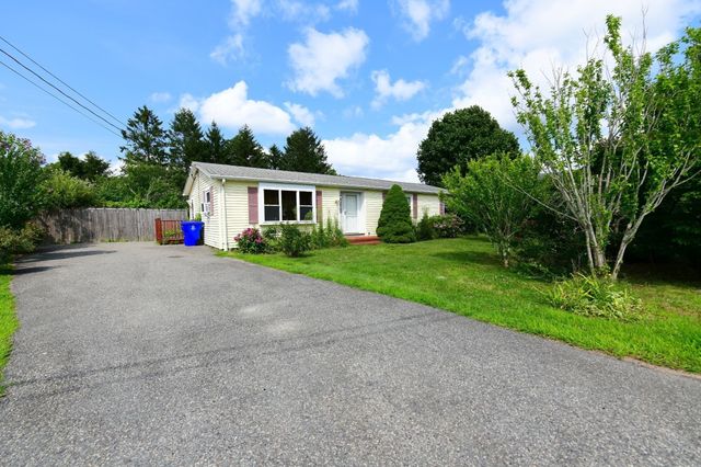 15 Sachem Dr, Bourne, MA 02562