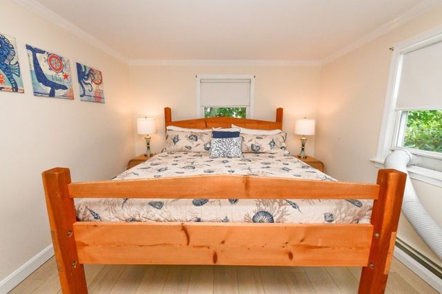 15 Sachem Dr, Bourne, MA 02562