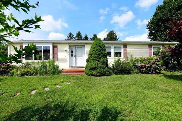 15 Sachem Dr, Bourne, MA 02562