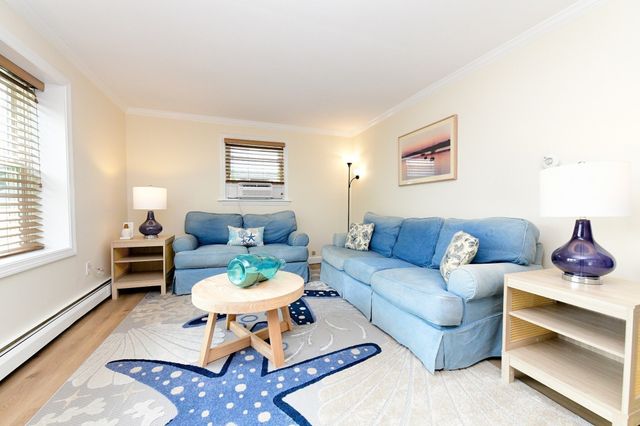 15 Sachem Dr, Bourne, MA 02562