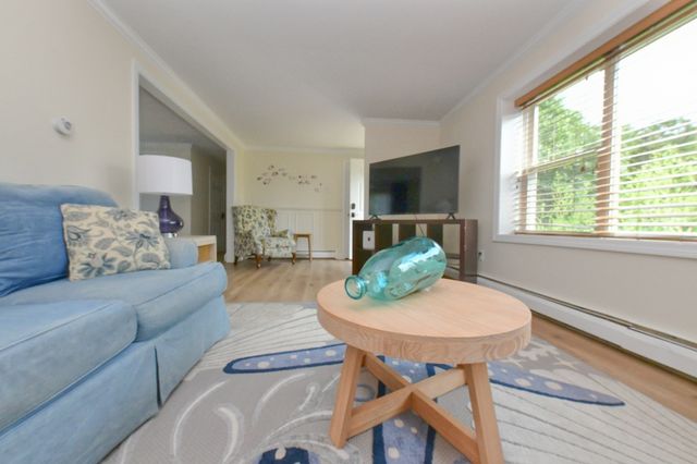 15 Sachem Dr, Bourne, MA 02562