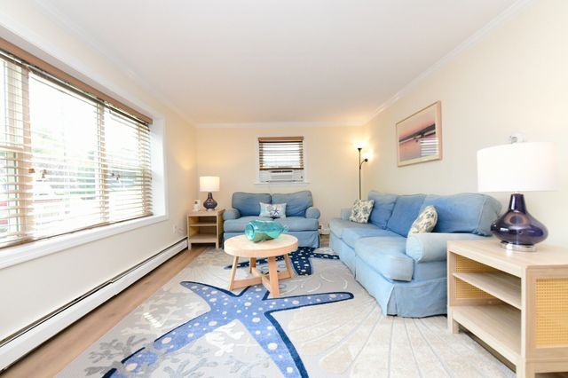 15 Sachem Dr, Bourne, MA 02562