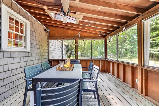 7 Pine Hill Rd, Bedford, MA 01730