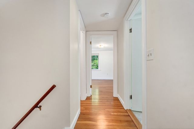 7 Pine Hill Rd, Bedford, MA 01730
