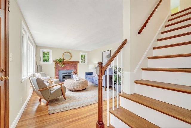7 Pine Hill Rd, Bedford, MA 01730