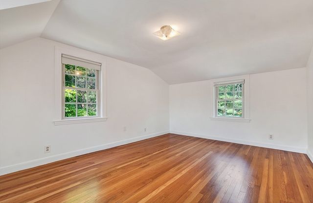 7 Pine Hill Rd, Bedford, MA 01730
