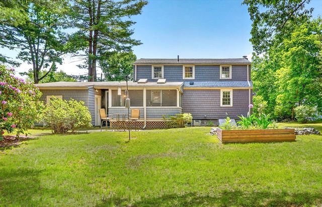 7 Pine Hill Rd, Bedford, MA 01730