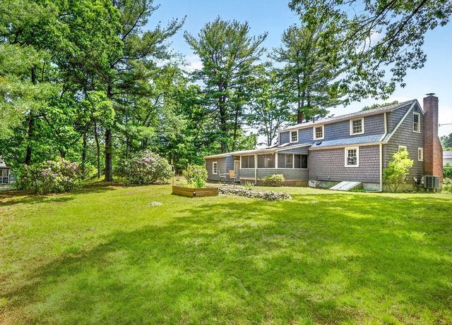 7 Pine Hill Rd, Bedford, MA 01730