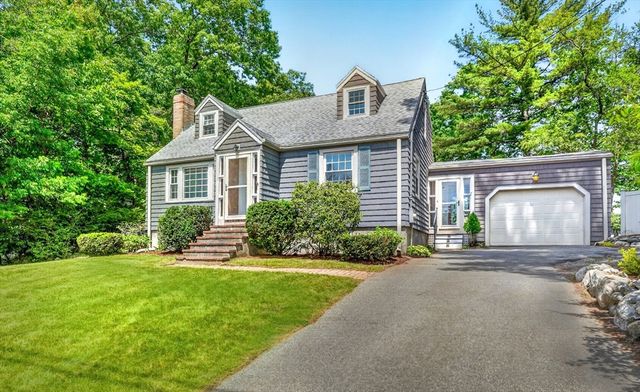 7 Pine Hill Rd, Bedford, MA 01730