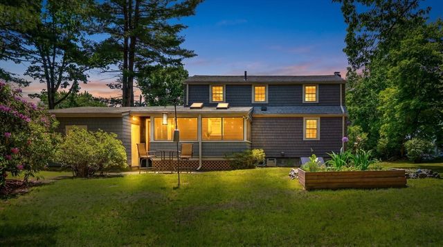 7 Pine Hill Rd, Bedford, MA 01730