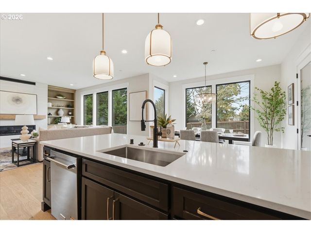 1719 Nw GOODWIN St, Camas, WA 98607