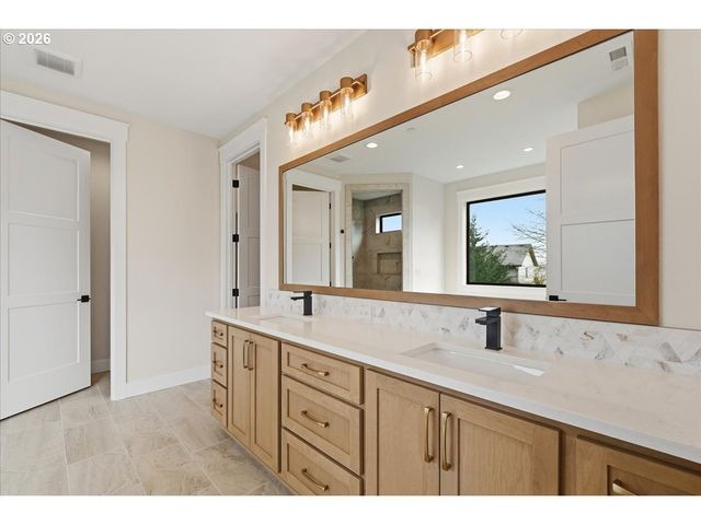 1719 Nw GOODWIN St, Camas, WA 98607