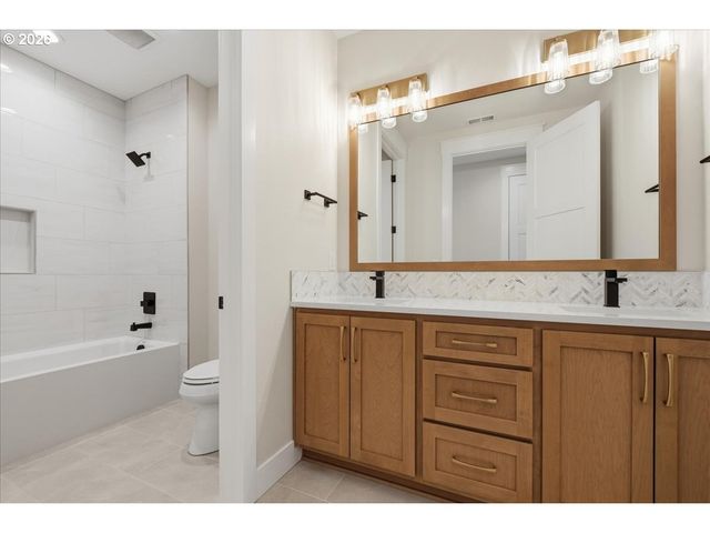 1719 Nw GOODWIN St, Camas, WA 98607