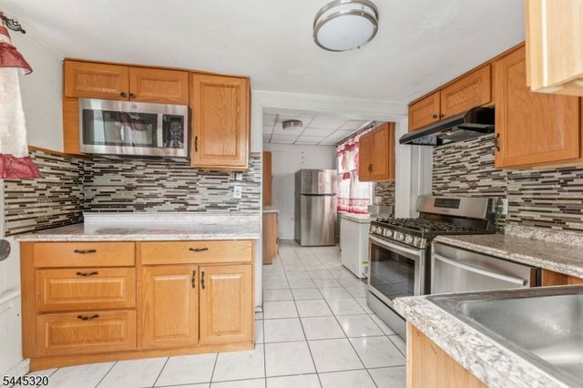971 Grove St, Irvington Twp., NJ 07111