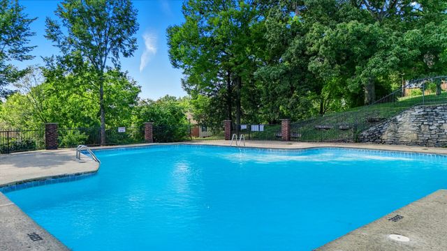 401 Huntington Ridge Dr, Nashville, TN 37211