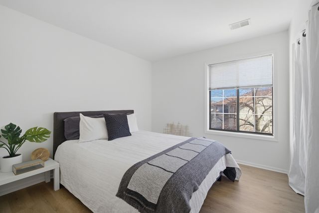 4131 N Pheasant Trail Court 8, Arlington Heights, IL 60004