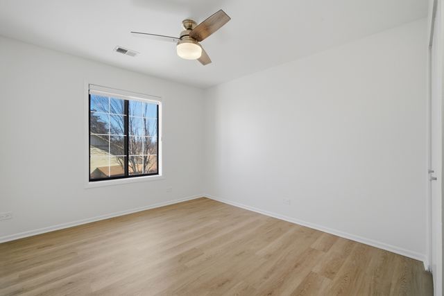 4131 N Pheasant Trail Court 8, Arlington Heights, IL 60004