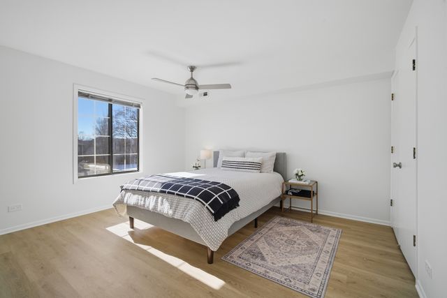 4131 N Pheasant Trail Court 8, Arlington Heights, IL 60004