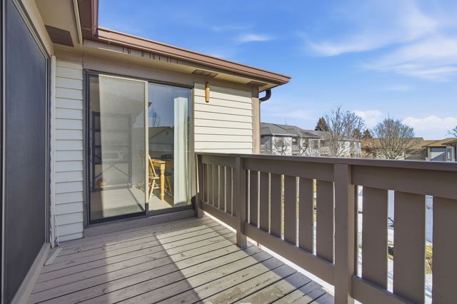 4131 N Pheasant Trail Court 8, Arlington Heights, IL 60004