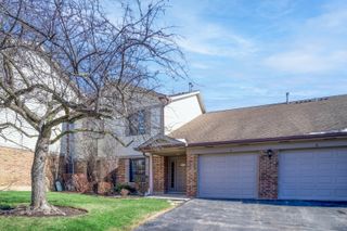 4131 N Pheasant Trail Court 8, Arlington Heights, IL 60004