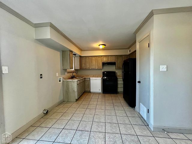 1906 W Matthews Avenue, Jonesboro, AR 72401