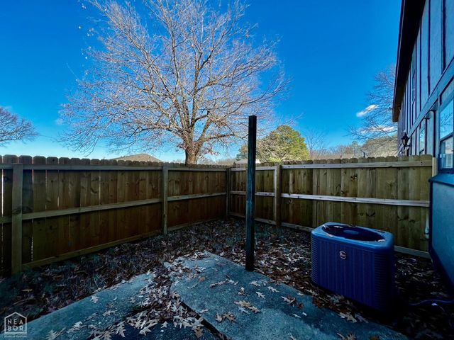 1906 W Matthews Avenue, Jonesboro, AR 72401