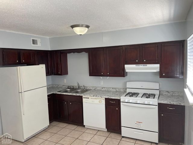 1906 W Matthews Avenue, Jonesboro, AR 72401