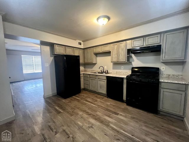 1906 W Matthews Avenue, Jonesboro, AR 72401