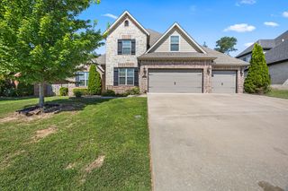 702 SE Eaton Street, Bentonville, AR 72712