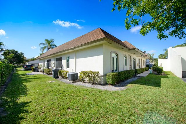 11893 Sturbridge Lane, Wellington, FL 33414