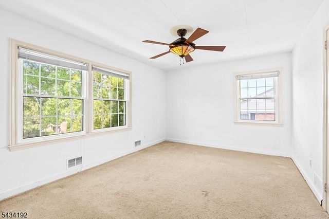 68 New England Ave 32, Summit City, NJ 07901