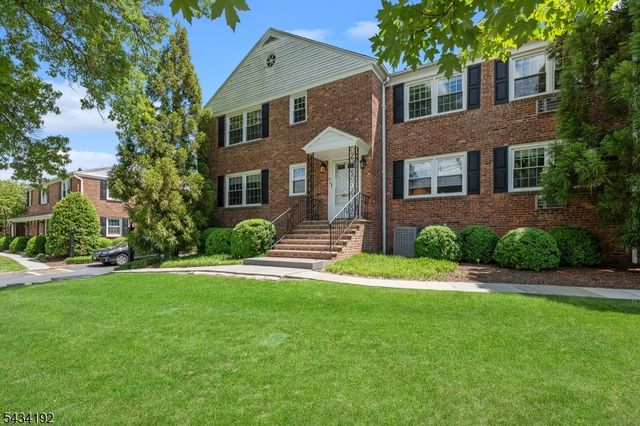 68 New England Ave 32, Summit City, NJ 07901