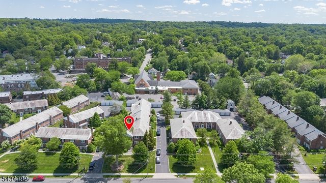 68 New England Ave 32, Summit City, NJ 07901